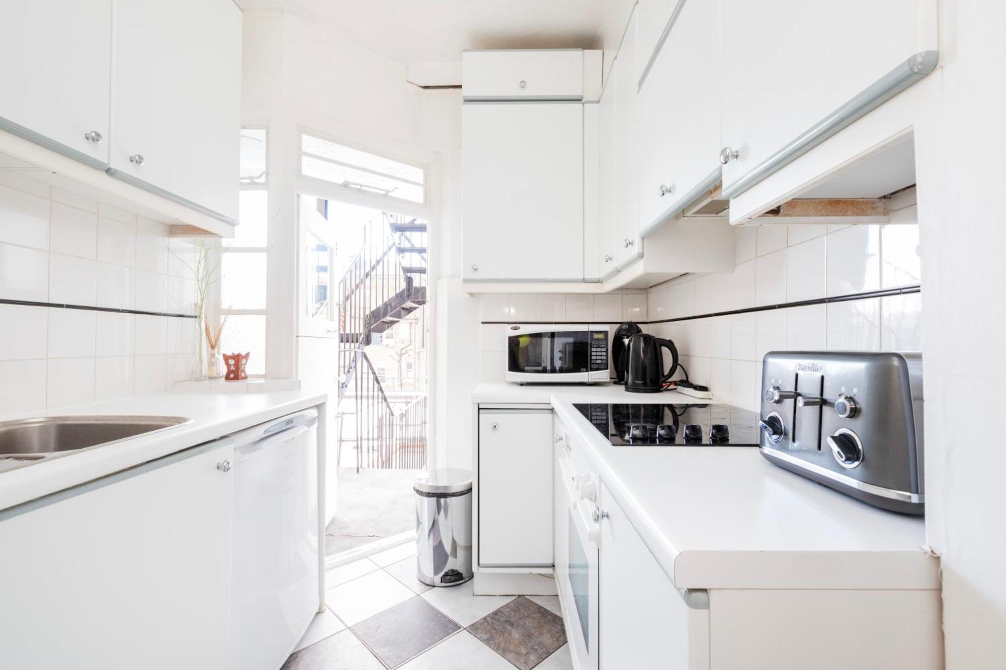 Executive Knightsbridge Apartment Лондон Экстерьер фото
